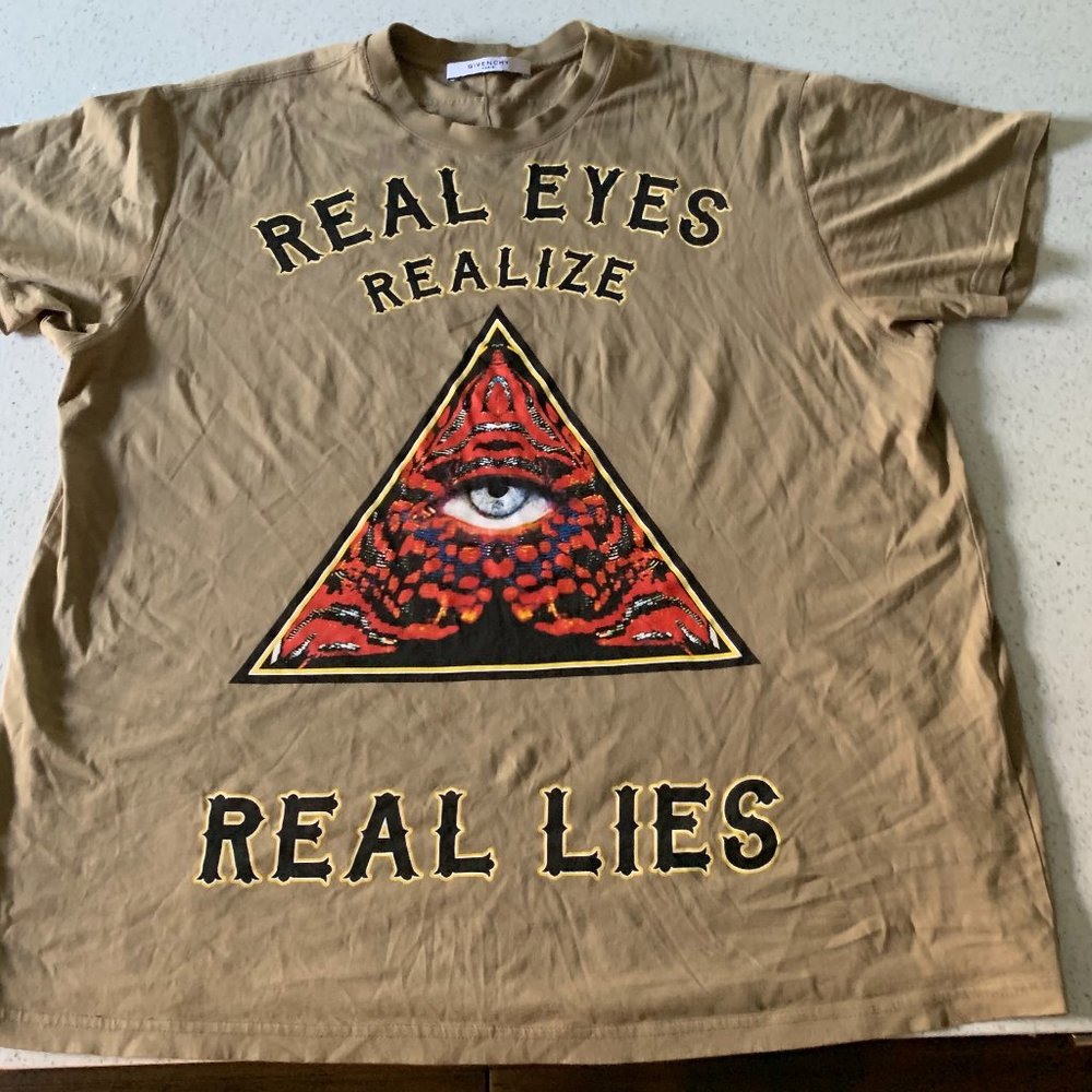Givenchy Tshirt "Real Eyes Realize Real Lies"